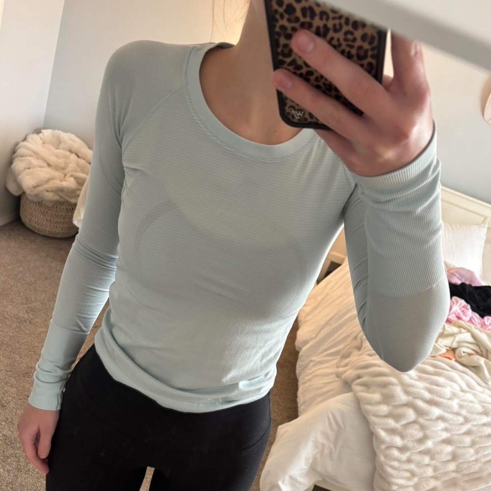 Lululemon light blue swiftly